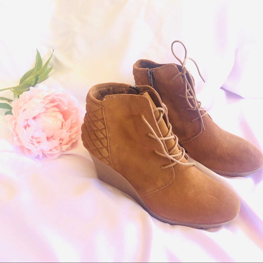Mia Wedge booties camel color size 13 new